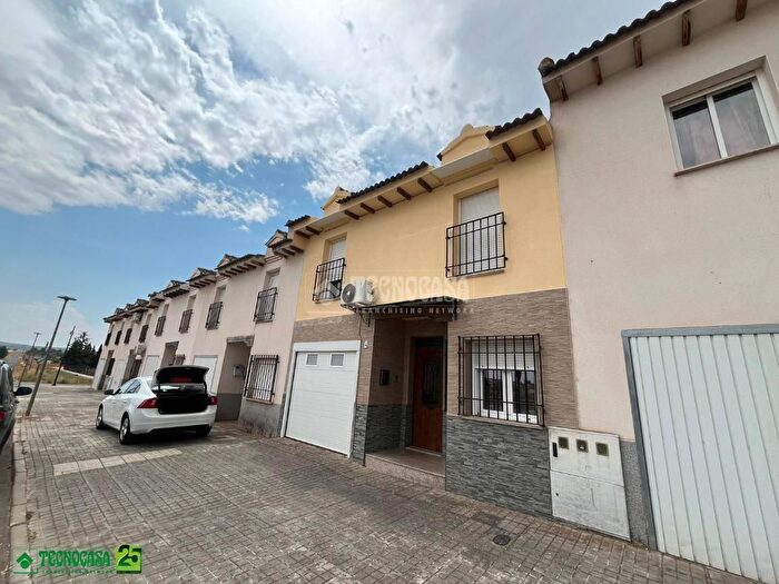Casas en venta y pisos alquiler - 1