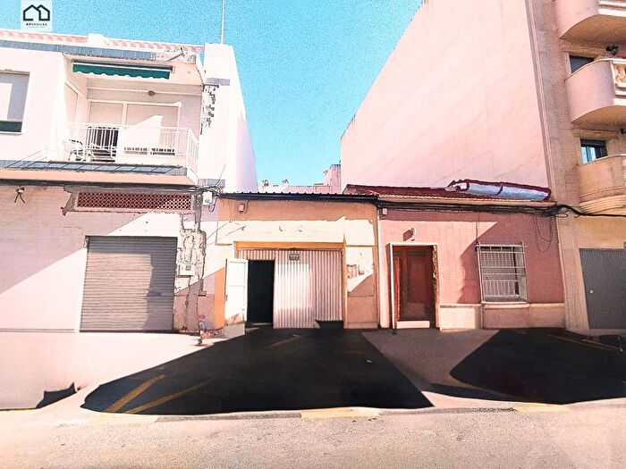 Casas en venta y pisos alquiler - 1