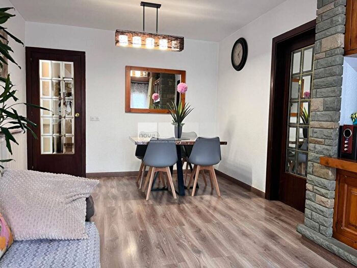Casas en venta y pisos alquiler - 1