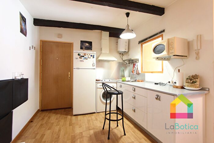 Casas en venta y pisos alquiler - 3
