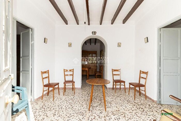 Casas en venta y pisos alquiler - 2