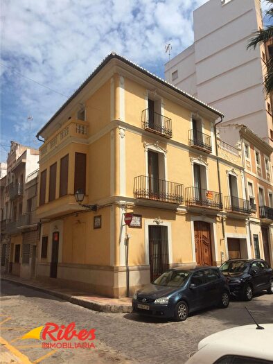 Casas en venta y pisos alquiler - 1