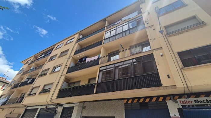 Casas en venta y pisos alquiler - 1