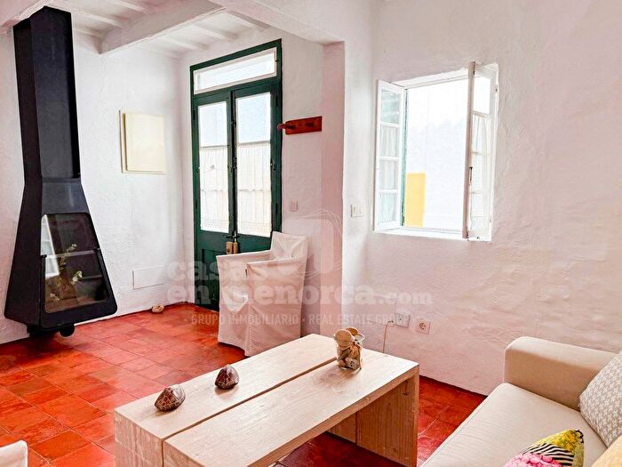 Casas en venta y pisos alquiler - 3