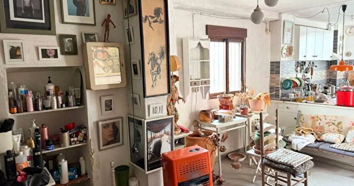 Casas en venta y pisos alquiler - 3