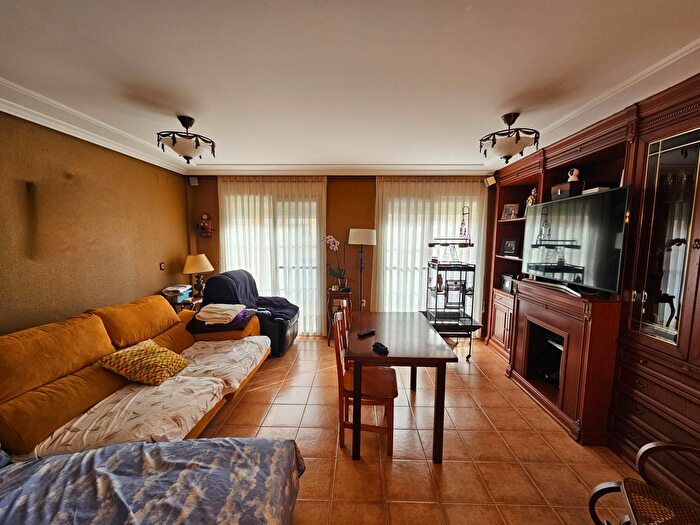 Casas en venta y pisos alquiler - 2