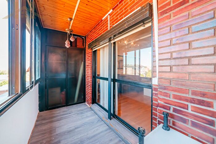 Casas en venta y pisos alquiler - 2