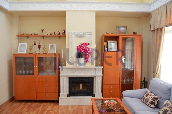 Casas en venta y pisos alquiler - 3