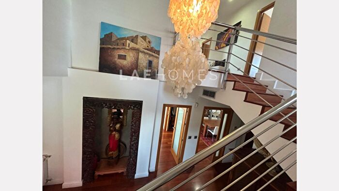 Casas en venta y pisos alquiler - 3