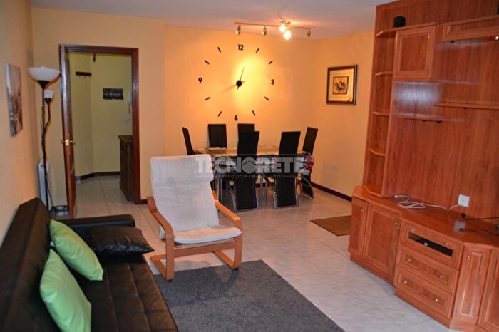 Casas en venta y pisos alquiler - 3