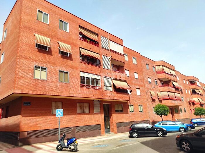 Piso en venta en Estación Los Manantiales, Guadalajara Capital de 3 habitaciones