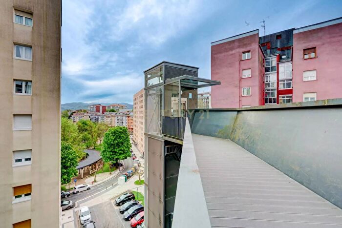 Casas en venta y pisos alquiler - 2