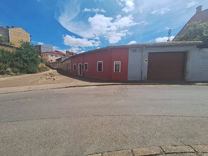 Casas en venta y pisos alquiler - 2