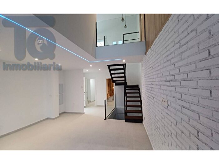Casas en venta y pisos alquiler - 1