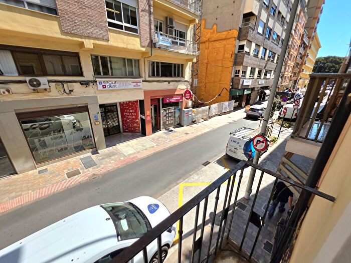 Casas en venta y pisos alquiler - 2