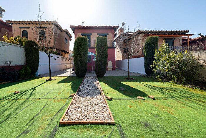 Casas en venta y pisos alquiler - 1