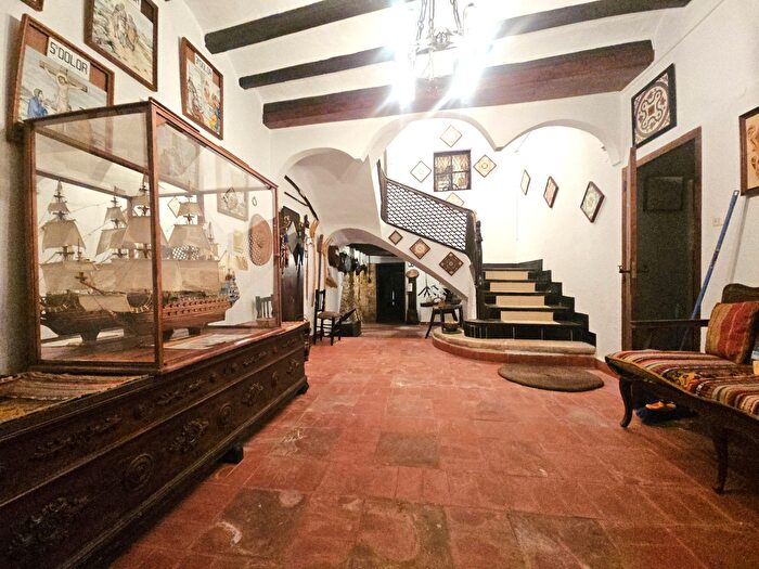 Casas en venta y pisos alquiler - 1