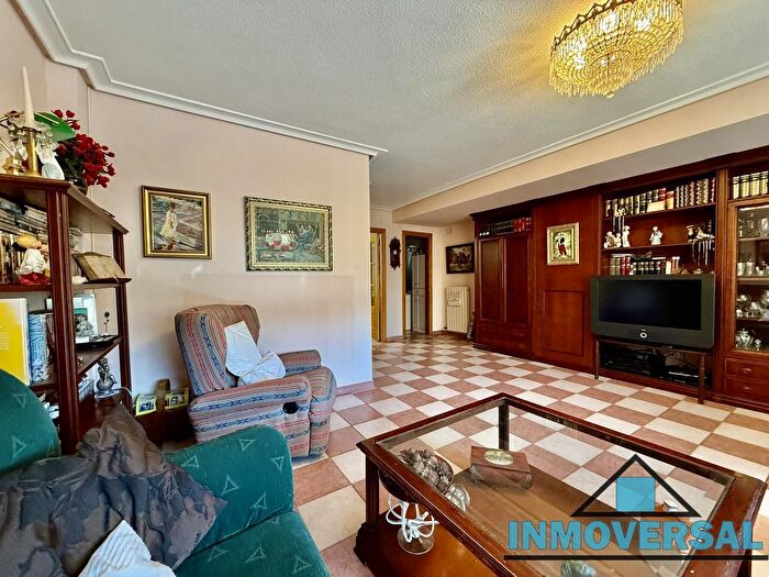Casas en venta y pisos alquiler - 3