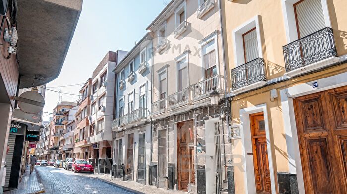 Casas en venta y pisos alquiler - 2