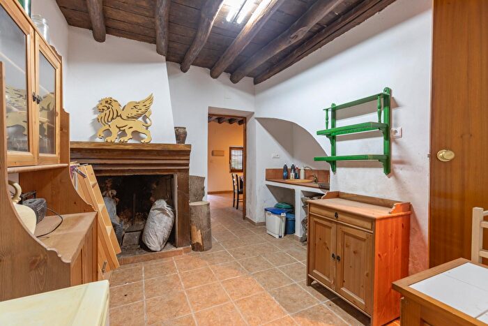 Casas en venta y pisos alquiler - 3