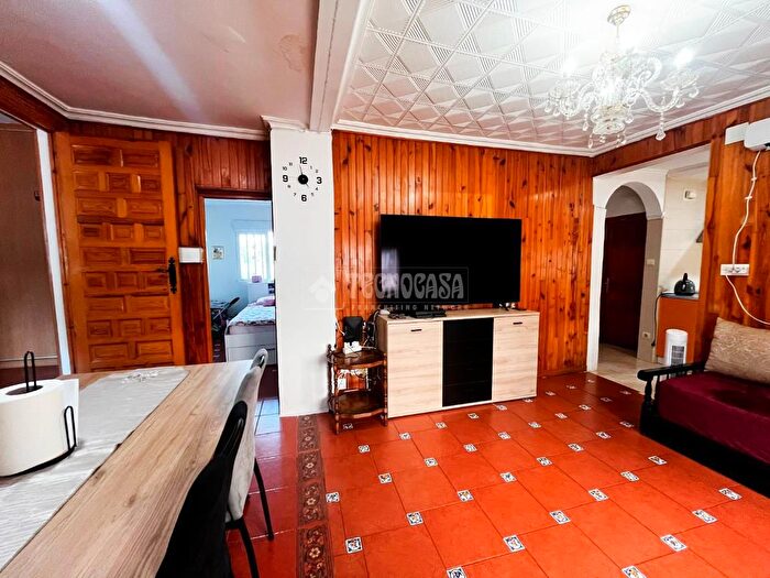 Casas en venta y pisos alquiler - 2