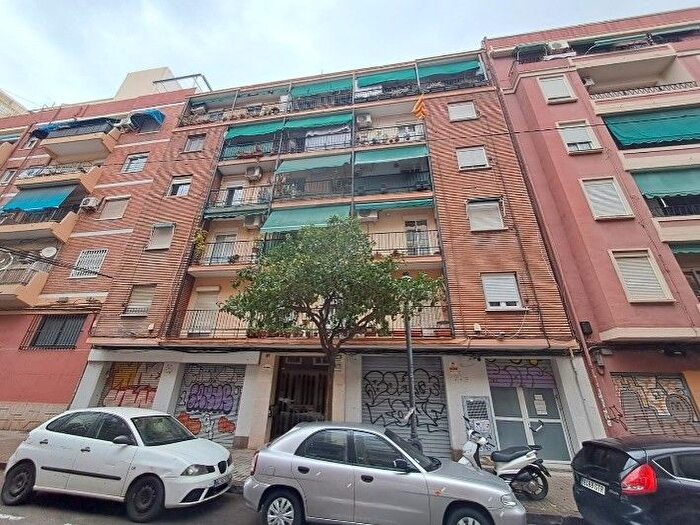 Piso en venta en San Bartolomé de la Torre, Huelva de 4 habitaciones