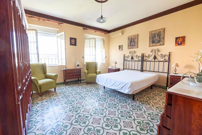 Casa en venta en Utrera Ciudad, Estación La Fontanilla El Tinte de 5 habitaciones