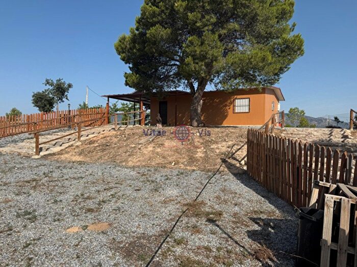 Casa en venta en Pedanías Norte, La Tova de 3 habitaciones