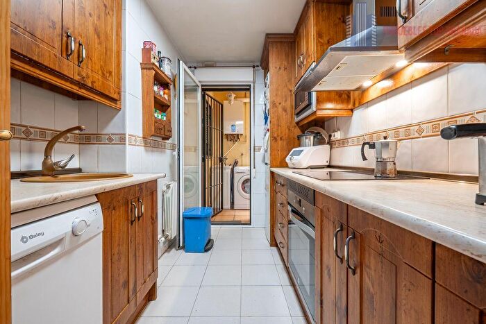 Casas en venta y pisos alquiler - 2