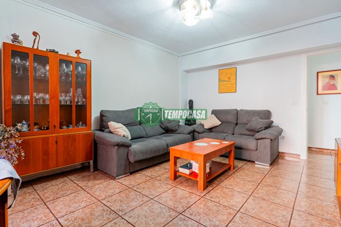 Casas en venta y pisos alquiler - 3