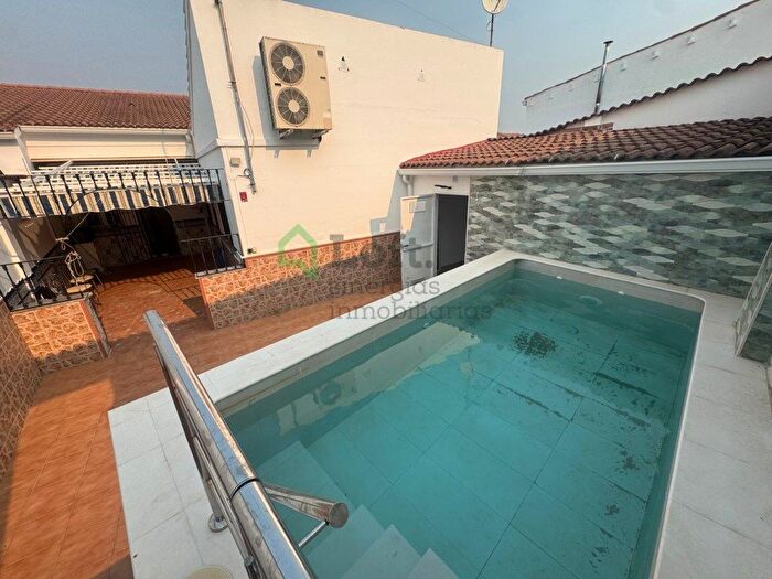 Casas en venta y pisos alquiler - 1