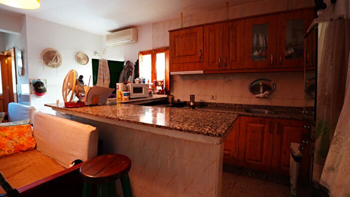 Casas en venta y pisos alquiler - 3