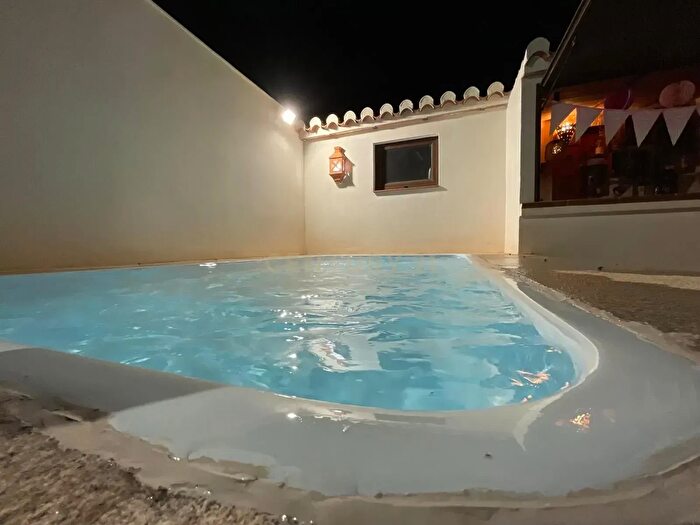Piso en venta en Vélez de Benaudalla, Granada de 3 habitaciones