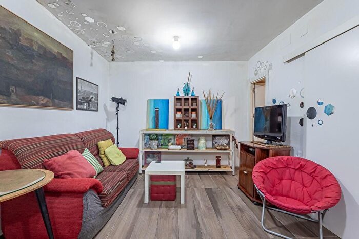 Piso en venta en Genil, Crta De la Sierra de 1 habitacion