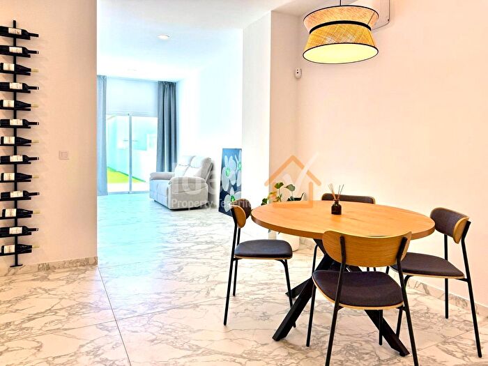 Casas en venta y pisos alquiler - 1