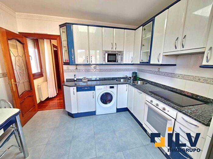 Casas en venta y pisos alquiler - 3