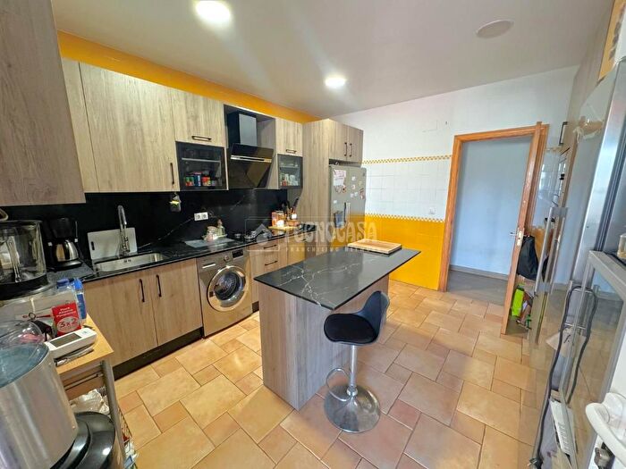 Casas en venta y pisos alquiler - 3