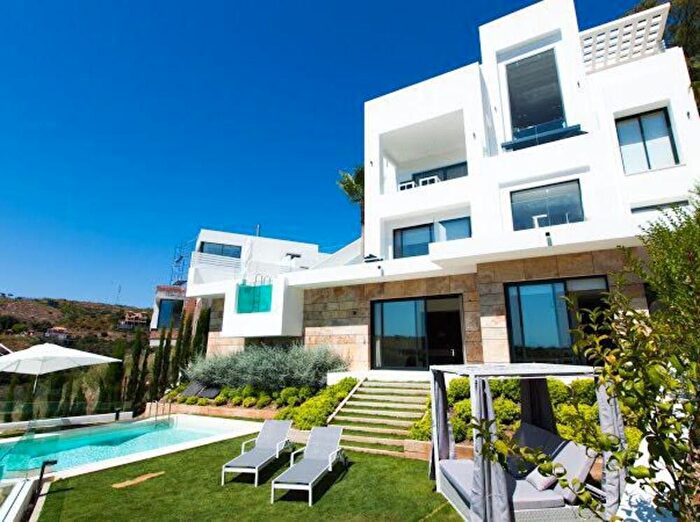 Casa en alquiler en Las Chapas El Rosario, El Rosario Ricmar de 6 habitaciones
