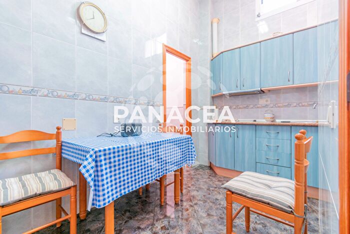 Casas en venta y pisos alquiler - 3