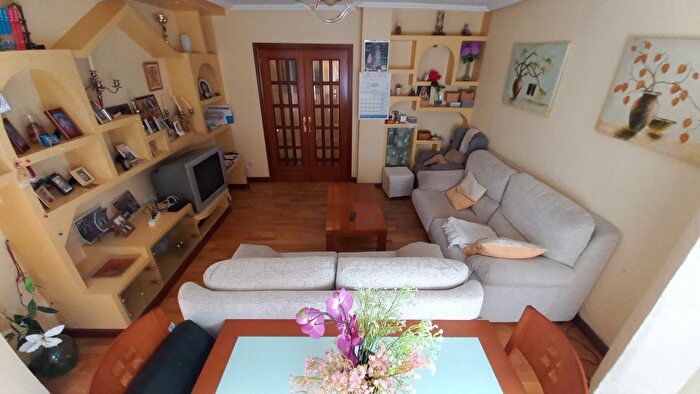 Casas en venta y pisos alquiler - 1