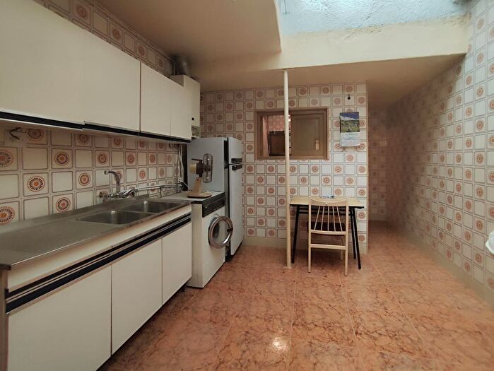 Casas en venta y pisos alquiler - 3