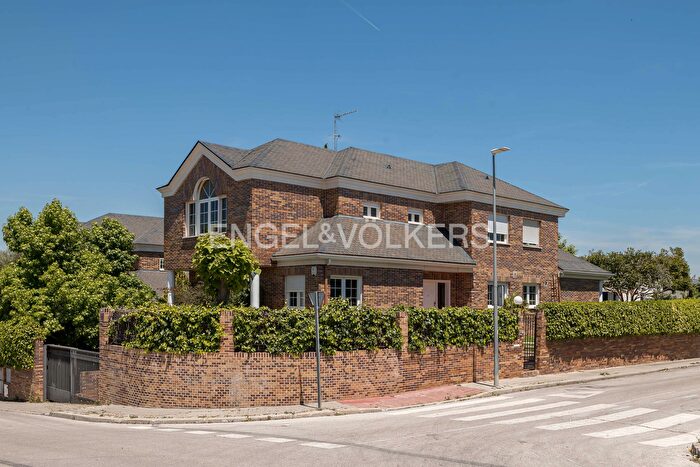 Casas en venta y pisos alquiler - 3