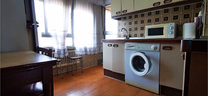 Casas en venta y pisos alquiler - 3
