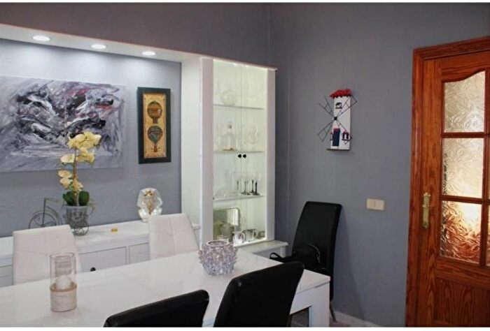 Casas en venta y pisos alquiler - 2