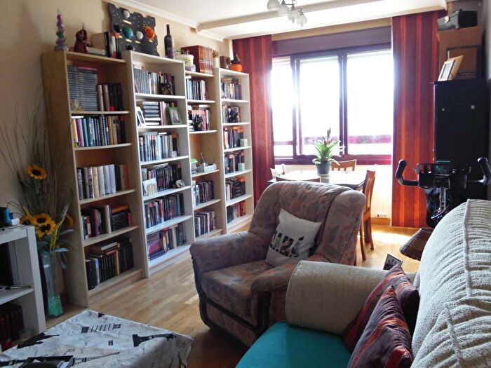 Casas en venta y pisos alquiler - 3