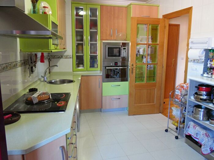 Casas en venta y pisos alquiler - 1