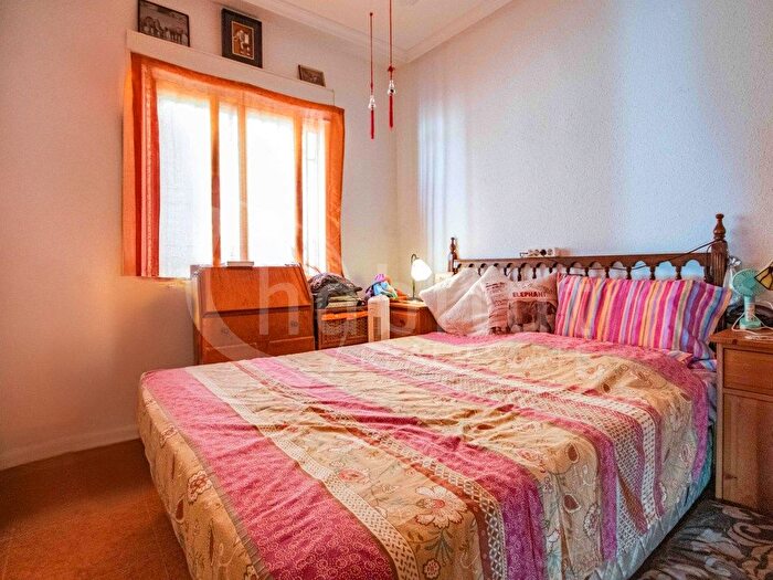 Casas en venta y pisos alquiler - 2