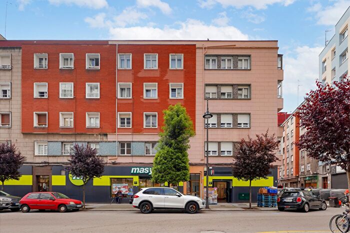 Casas en venta y pisos alquiler - 1