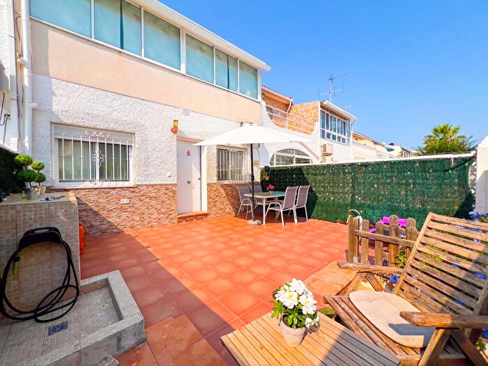Casa en venta en La Mata, Cabo Cervera de 3 habitaciones