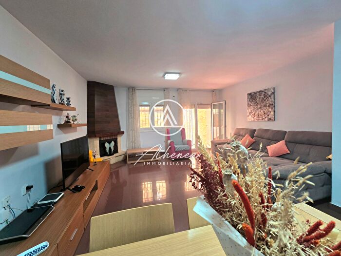 Casas en venta y pisos alquiler - 3